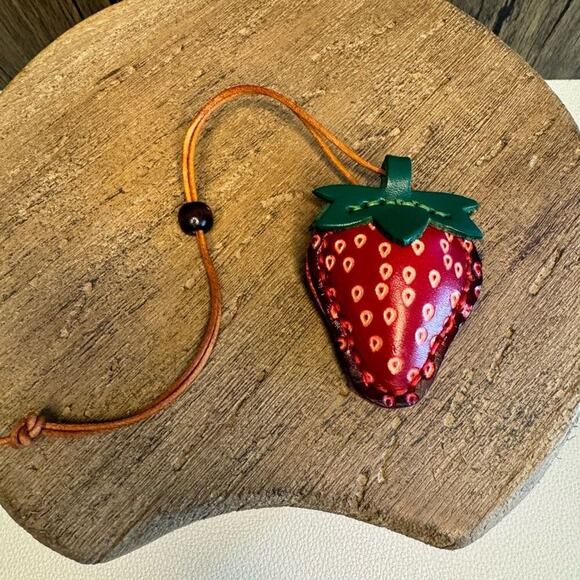 Genuine Leather Strawberry Bag Charm Crossbody Purse Bag Charm NEW - Picture 5 of 5